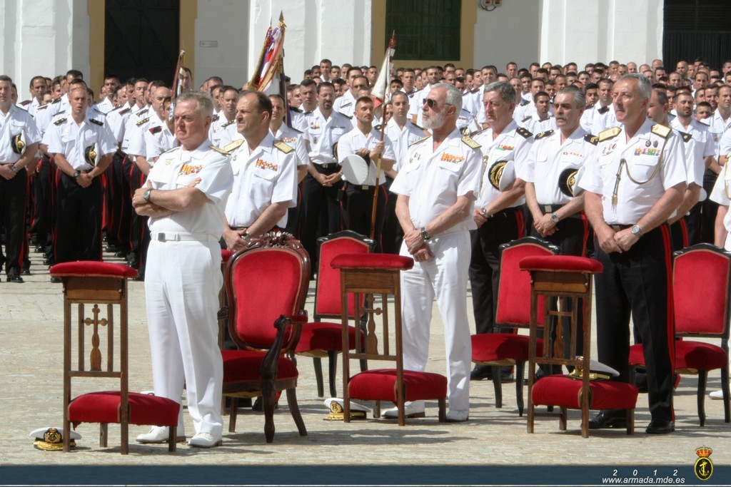 El Almirante Jefe de Estado Mayor de la Armada ha asistido a una misa que conmemora la festividad del patrón de la Infantería de Marina